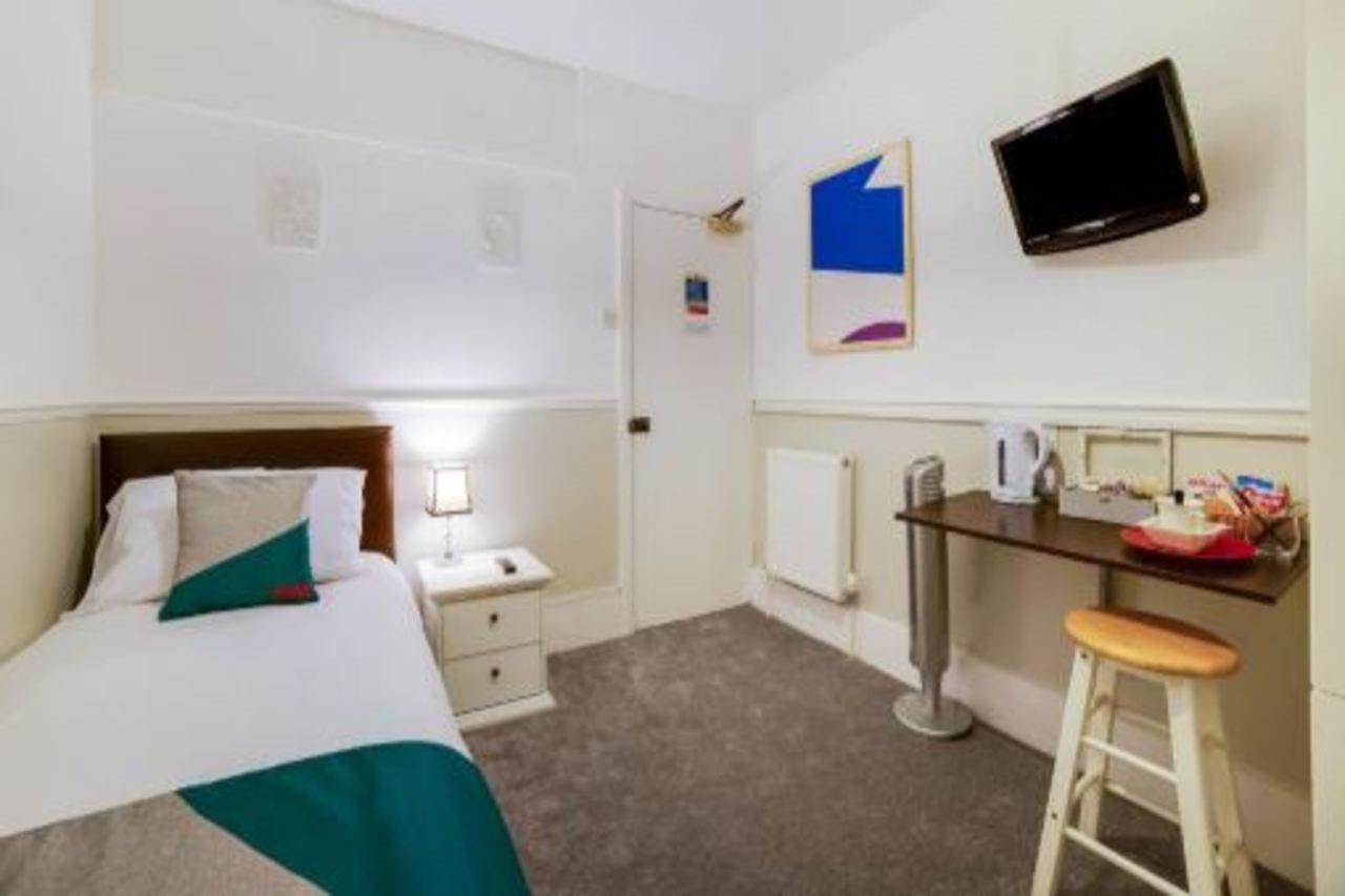 Airport Lodge Φάρνμπορο Εξωτερικό φωτογραφία